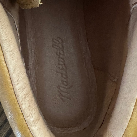 Madewell women’s Tan Hiking Boots - Picture 7 of 7